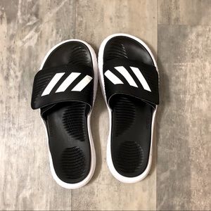 Women’s Adidas slip on sandals size 8